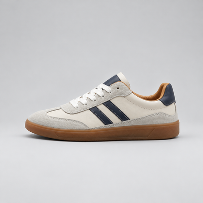 Men's low-top retro sneakers with lace-up front and contrasting side stripes