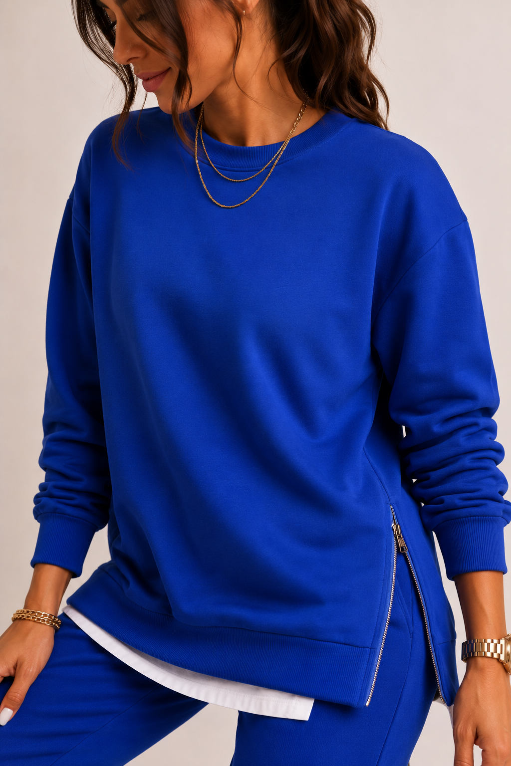 Women's crew-neck sweatshirt and jogger set with side slits