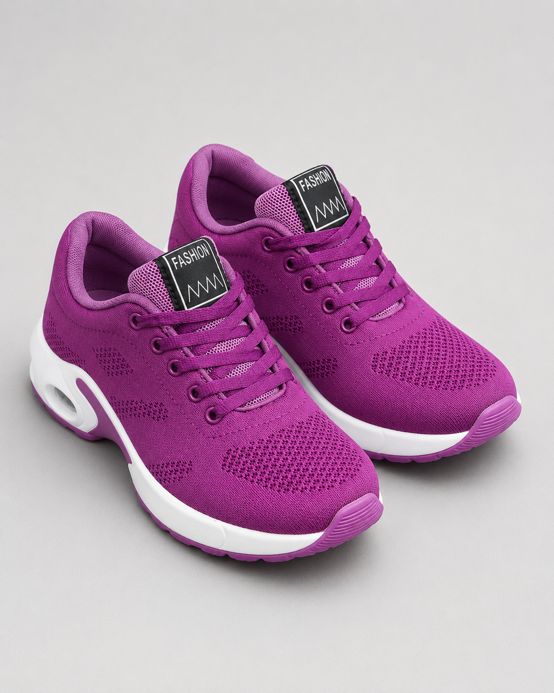 Women's textured knit lace-up sneakers with round toes and layered flat soles