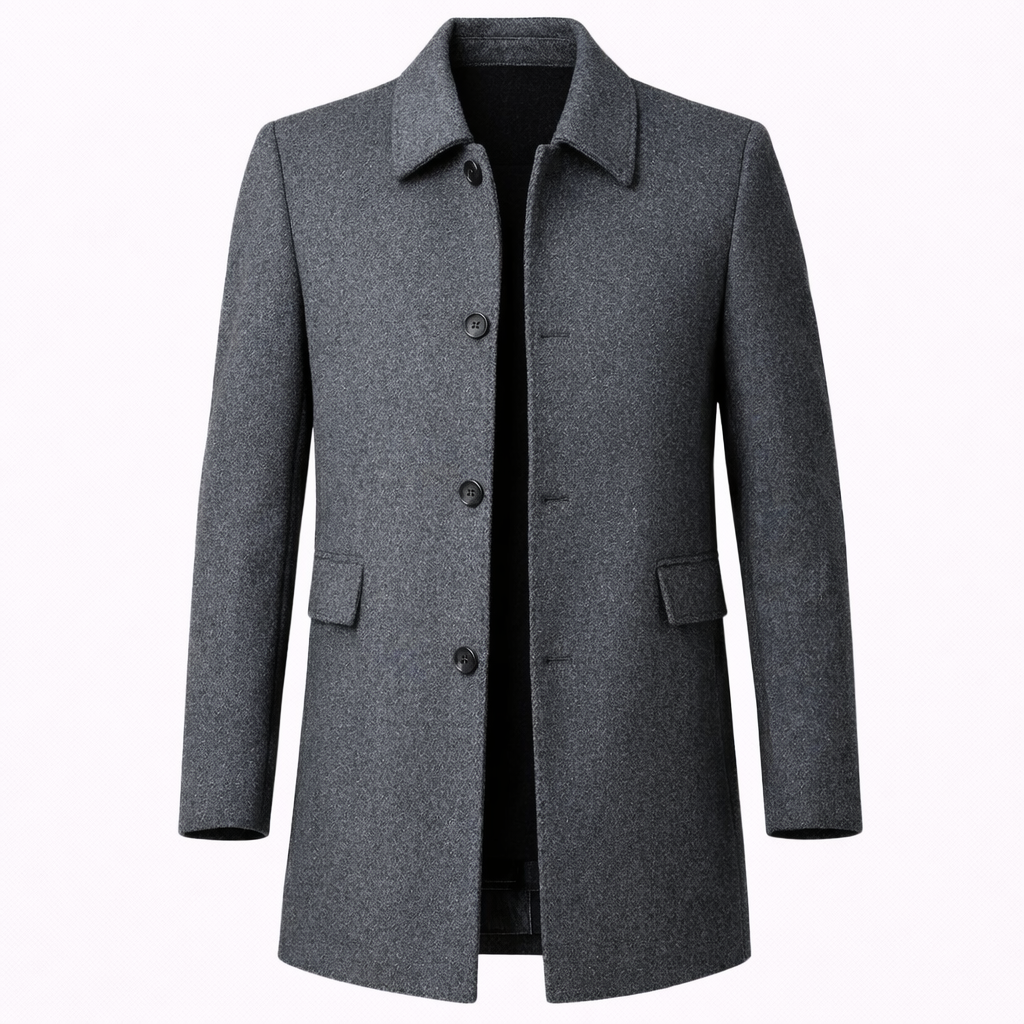 Men's structured overcoat with notched collar, button front and flap pockets