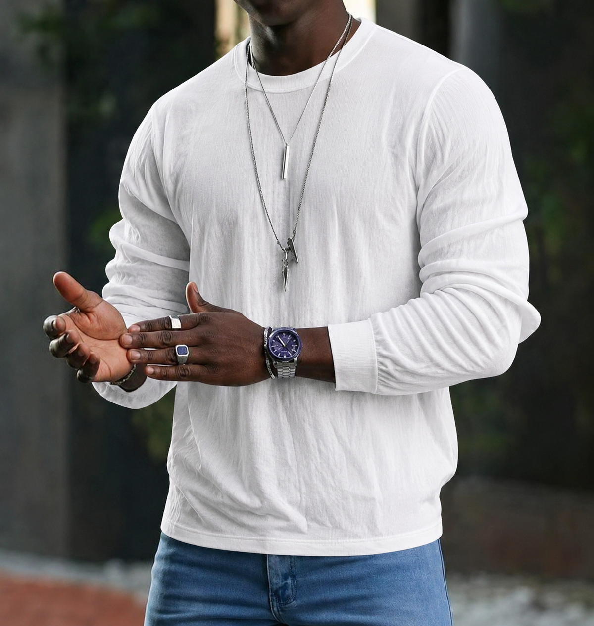 Men's long-sleeve textured crew neck sweater with ribbed trims