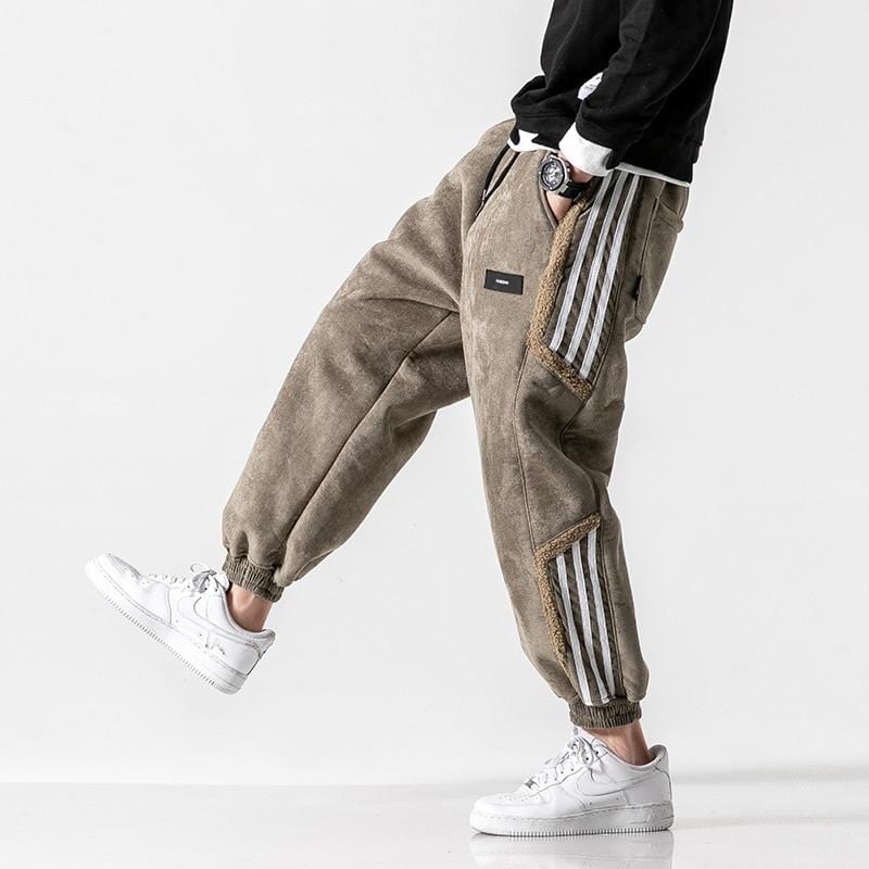 Men's tapered jogger pants with contrast side stripes and elastic cuffs