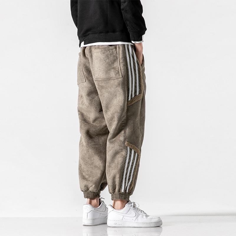 Men's tapered jogger pants with contrast side stripes and elastic cuffs