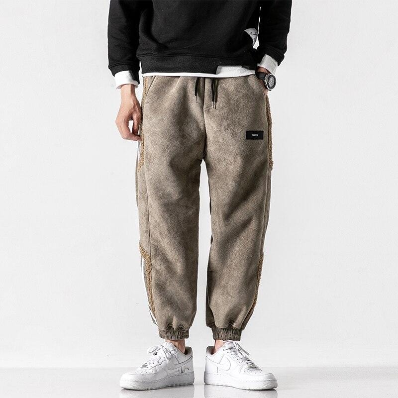Men's tapered jogger pants with contrast side stripes and elastic cuffs