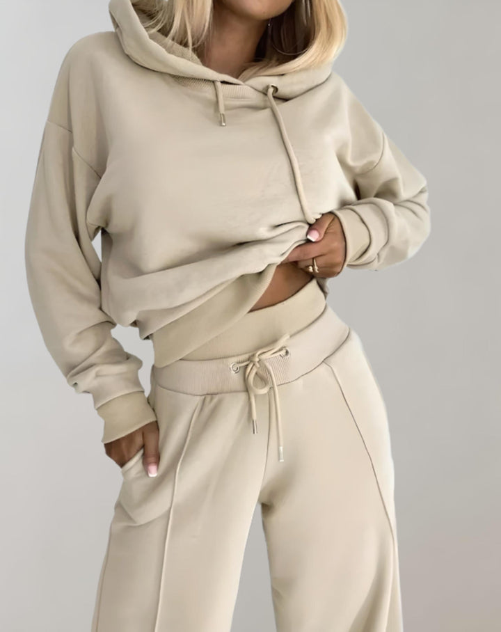 Women's two-piece hoodie set with wide-leg trousers