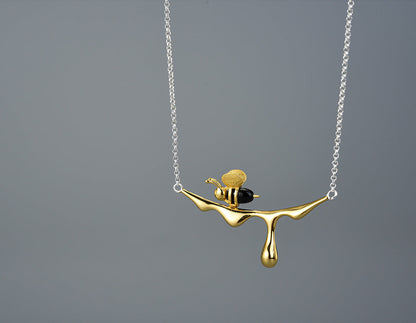 Dahlia Dripping Honey Necklace 2