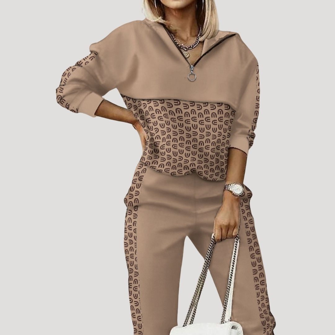 Women's patterned zip hoodie and jogger set with long sleeves
