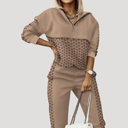 Women's patterned zip hoodie and jogger set with long sleeves