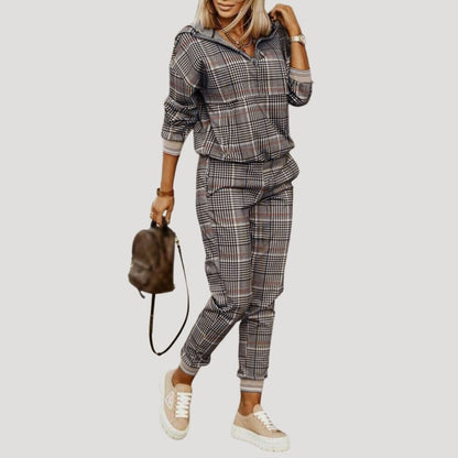 Women's patterned zip hoodie and jogger set with long sleeves