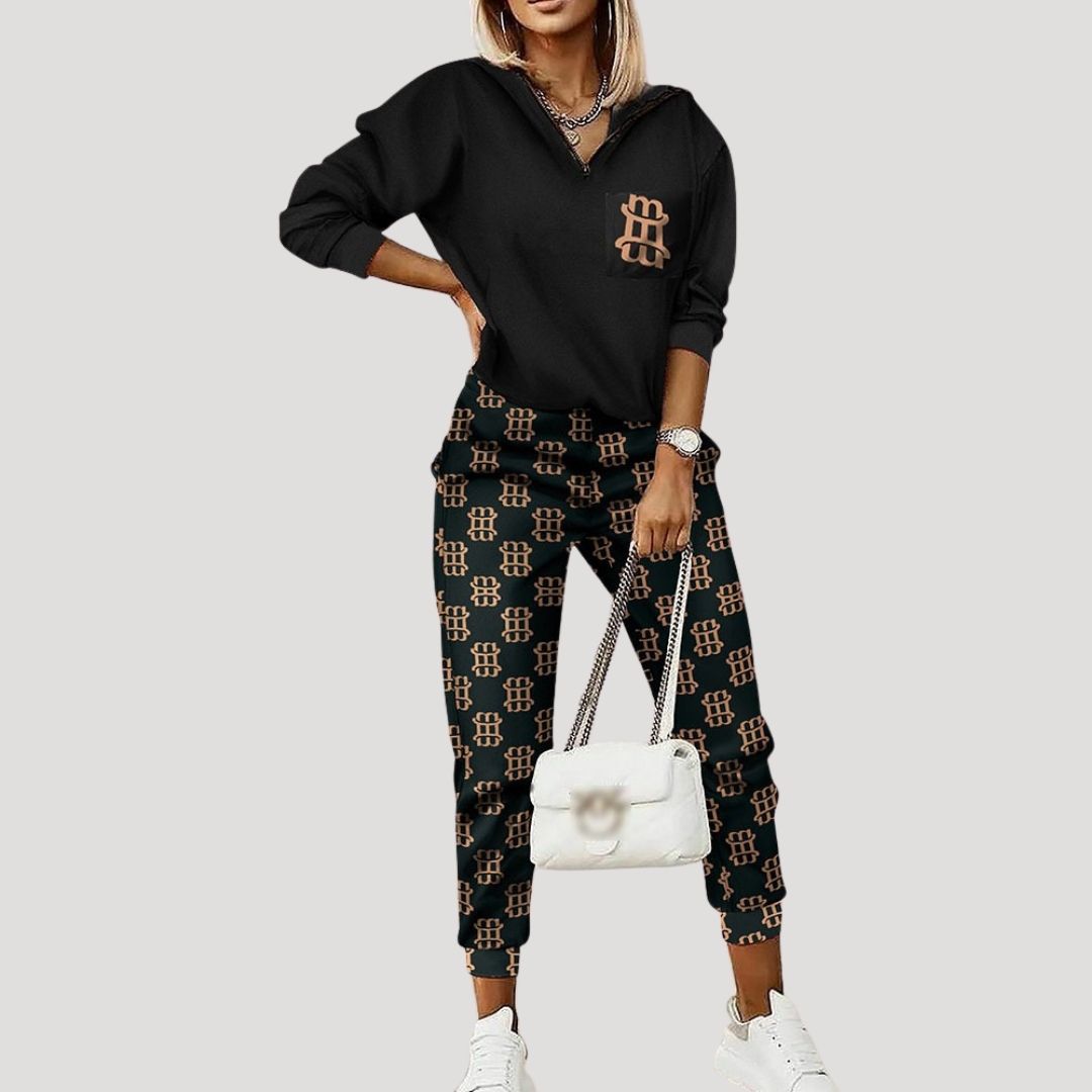 Women's patterned zip hoodie and jogger set with long sleeves