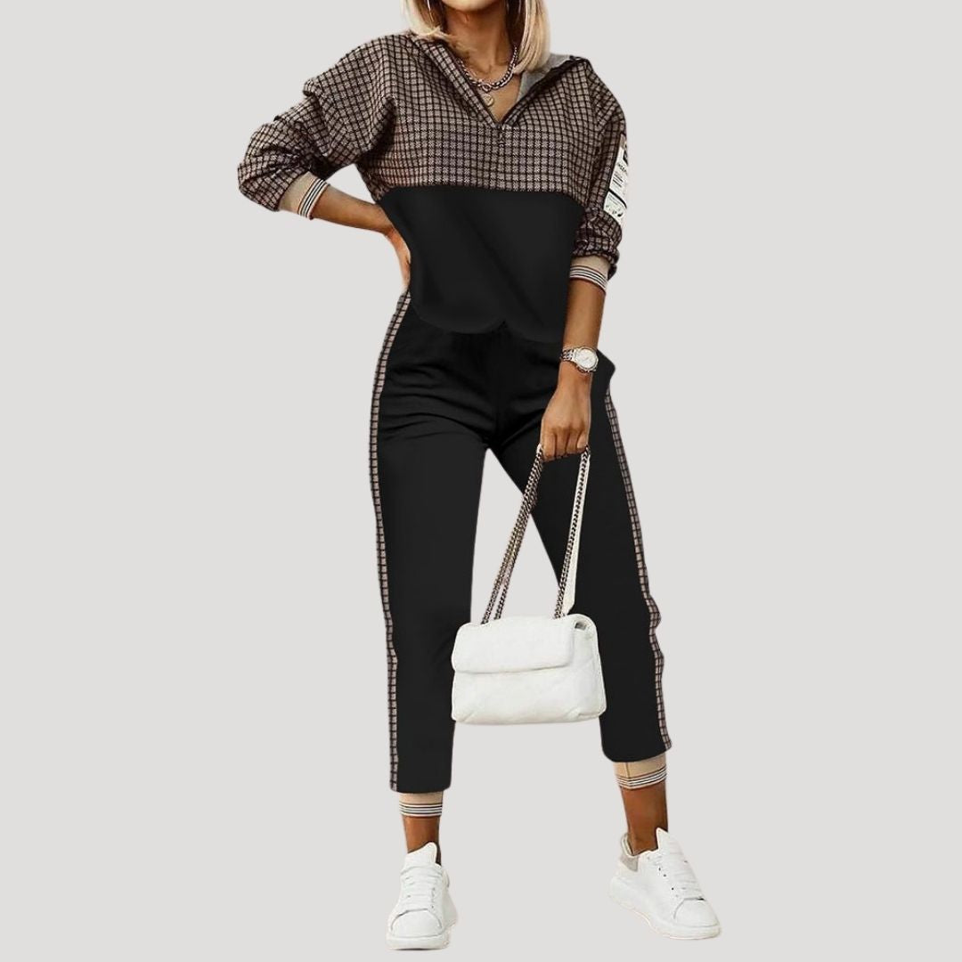 Women's patterned zip hoodie and jogger set with long sleeves