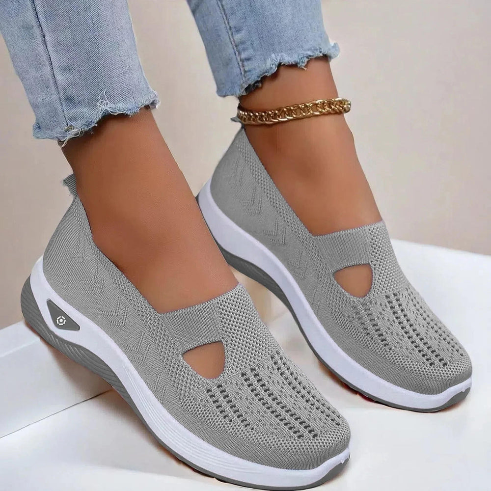 Women's knit slip-on sneakers with rounded toe and contrasting sole