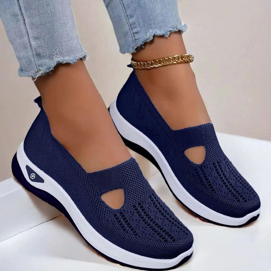 Women's knit slip-on sneakers with rounded toe and contrasting sole