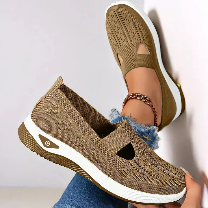 Women's knit slip-on sneakers with rounded toe and contrasting sole