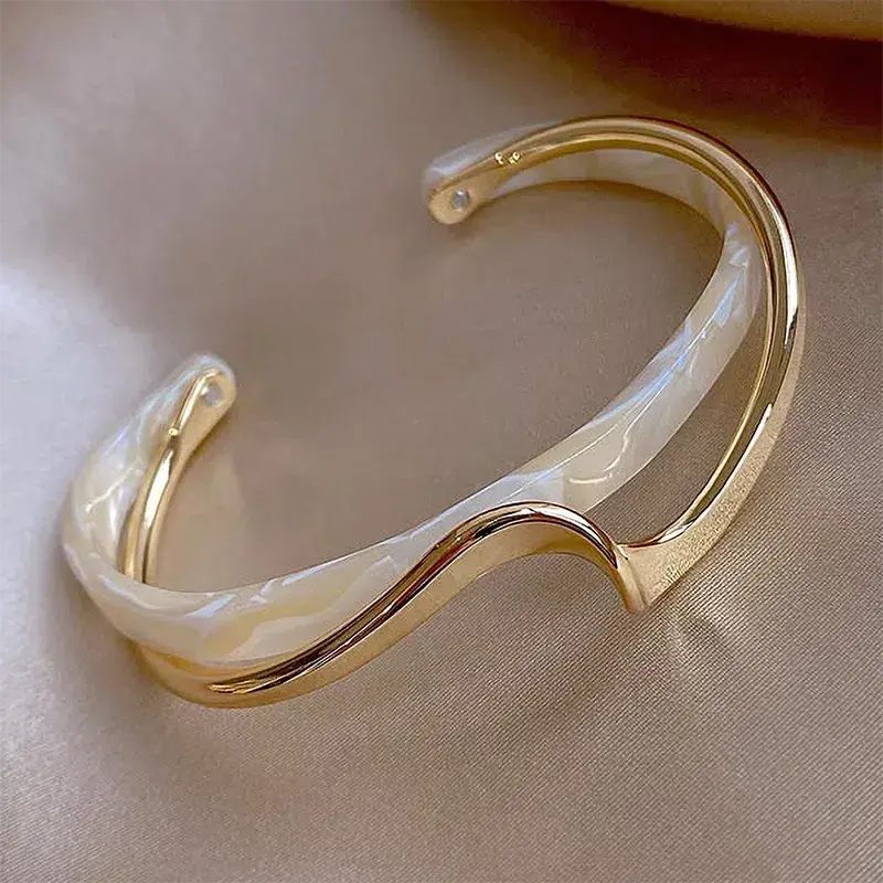 Elara Open Bracelet 0
