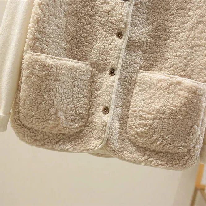 Women's textured sleeveless button vest with patch pockets