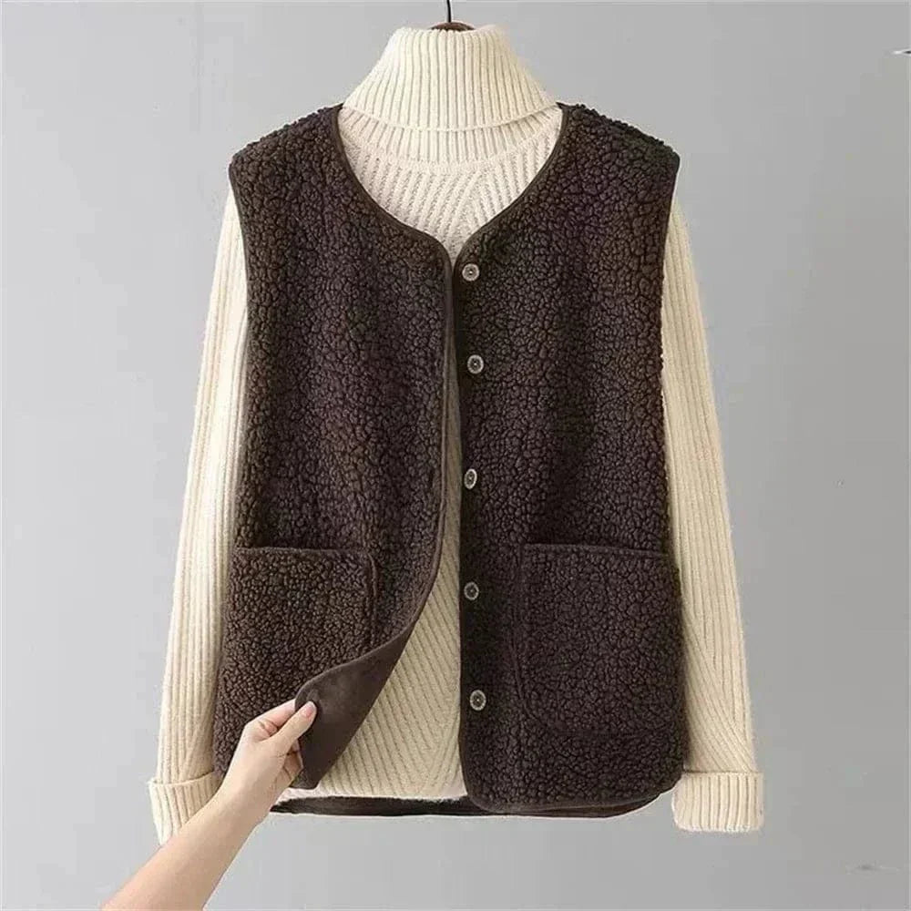 Women's textured sleeveless button vest with patch pockets