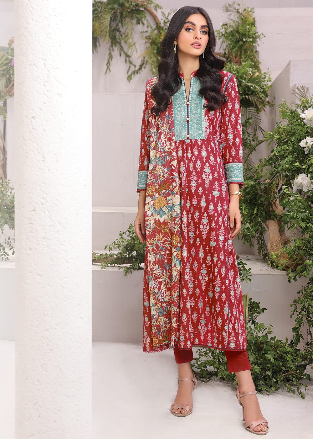 Women's red printed kurta set with dupatta and long sleeves