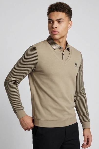 Men's V-neck knit jumper with contrasting striped long sleeves