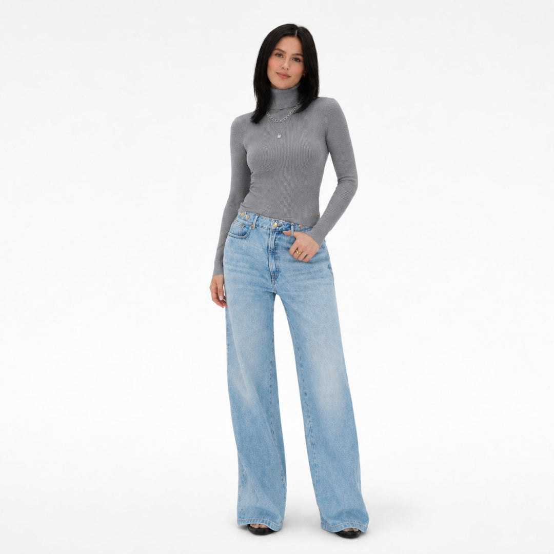 Women's ribbed turtleneck sweater with long sleeves