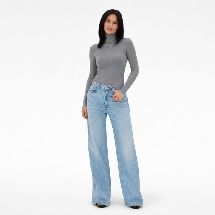 Women's ribbed turtleneck sweater with long sleeves