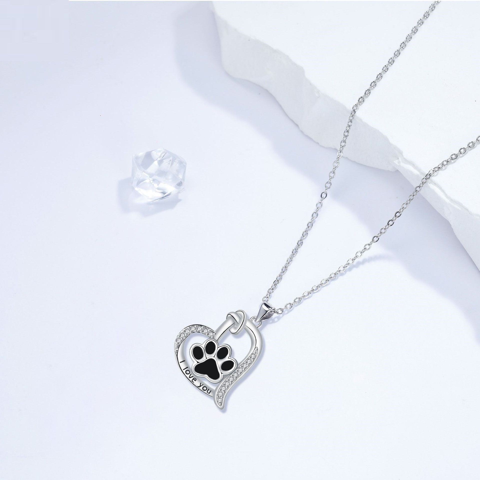 Harlow Heart Pendant Necklace 1