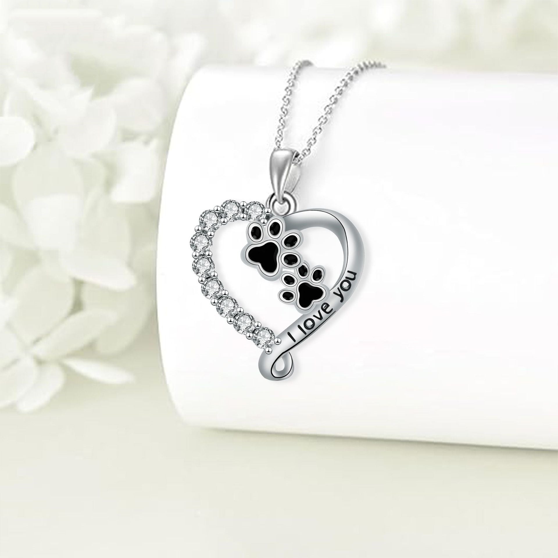 Harlow Heart Pendant Necklace 1