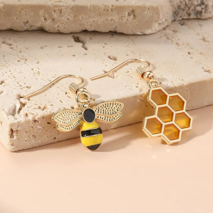 Harlow Honeycomb Bee Earrings 1