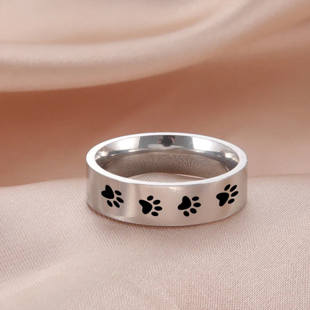 Harlow Paw Print Ring 2