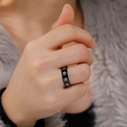 Harlow Paw Print Ring 4