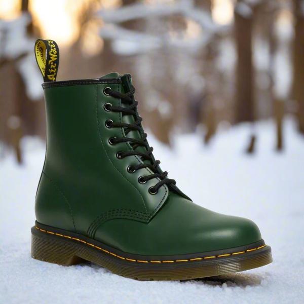 Unisex lace-up ankle combat boots with round toes and lugged soles