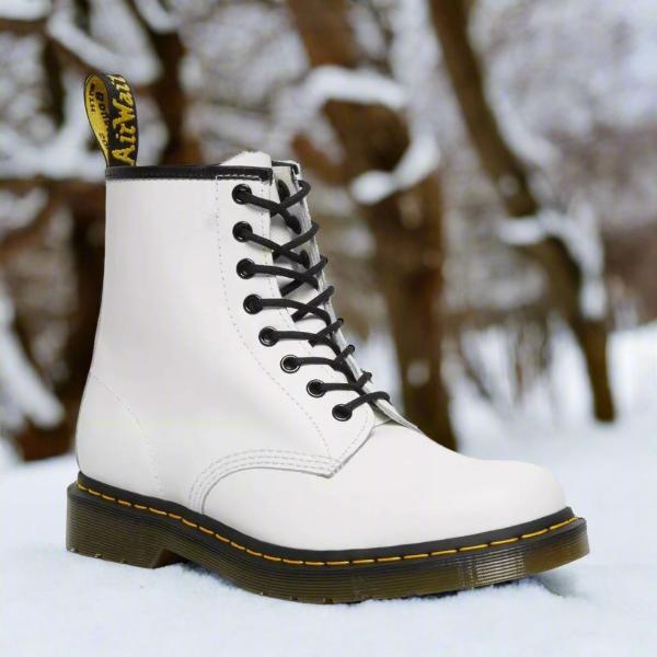 Unisex lace-up ankle combat boots with round toes and lugged soles