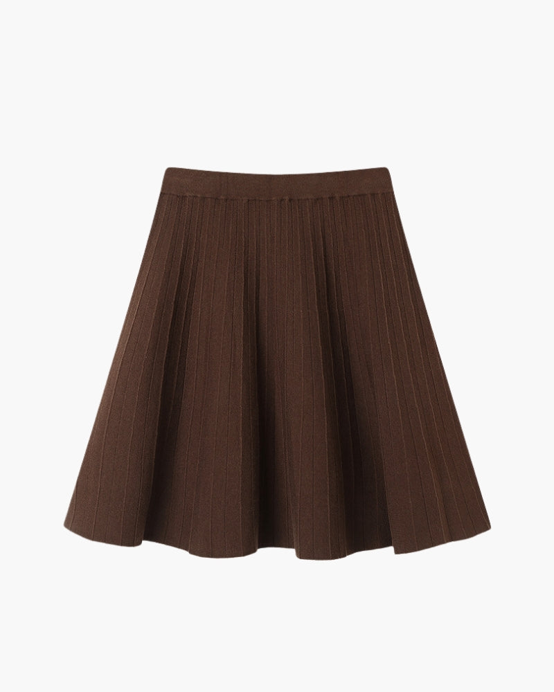 Women's pleated mini skirt with high waistband and flared hem