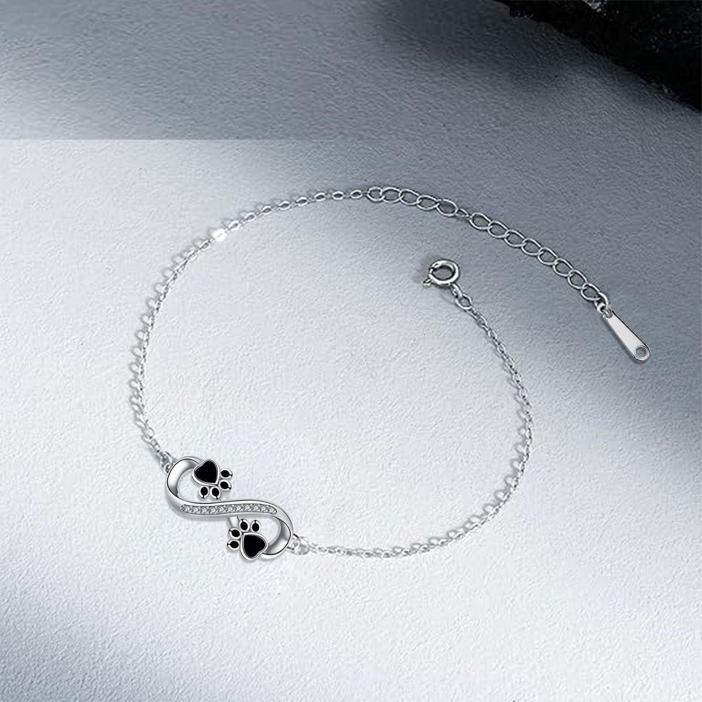 Isla Infinite Paw Bracelet 1