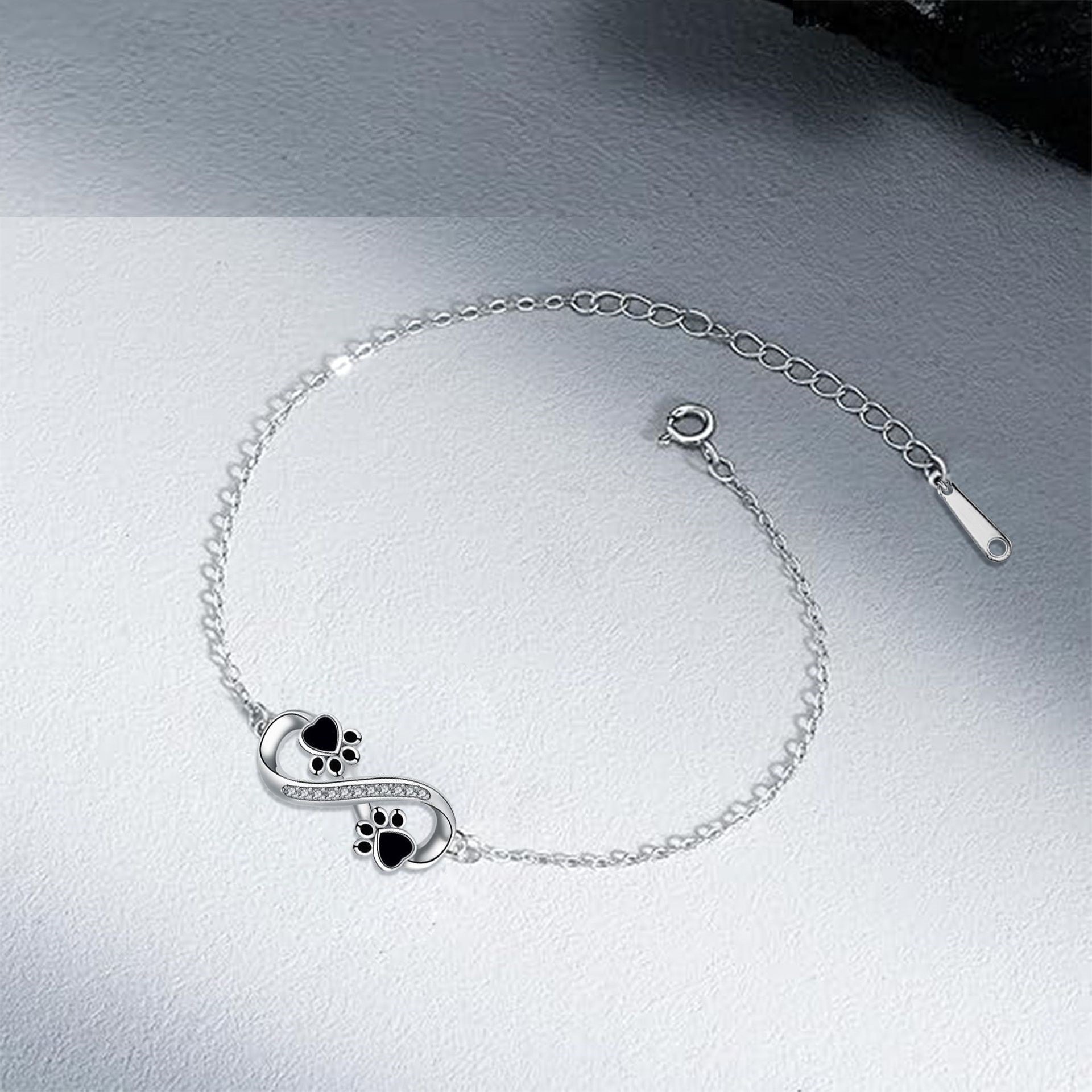 Isla Infinite Paw Bracelet 1