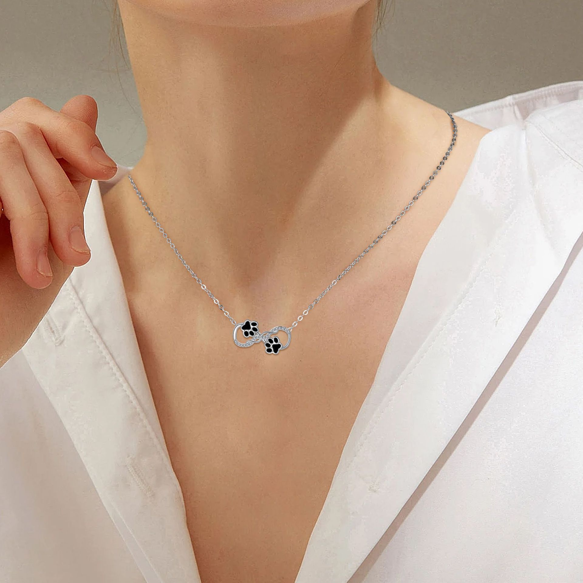 Isla Infinity Pendant Necklace 3