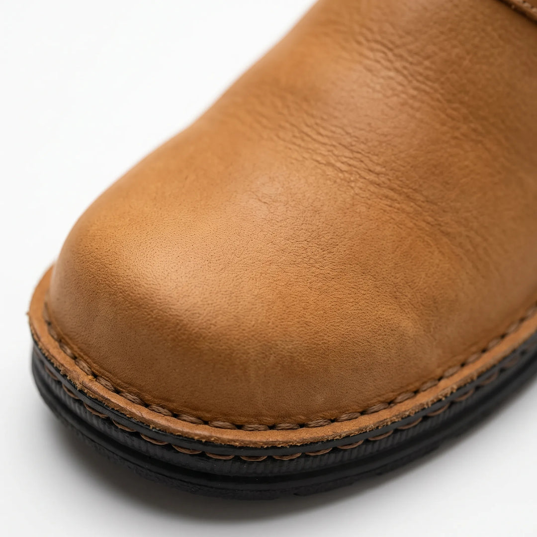 Men's closed-toe mule shoes with adjustable buckle strap