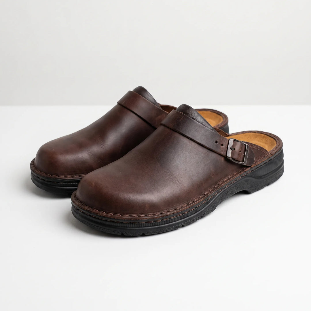 Men's closed-toe mule shoes with adjustable buckle strap