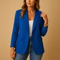 Women's tailored blazer with notched lapels, long sleeves and flap pockets
