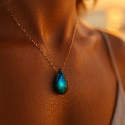 Lara Iridescent Labradorite Necklace 2
