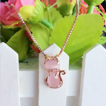 Lila Cat Pendant Necklace 2