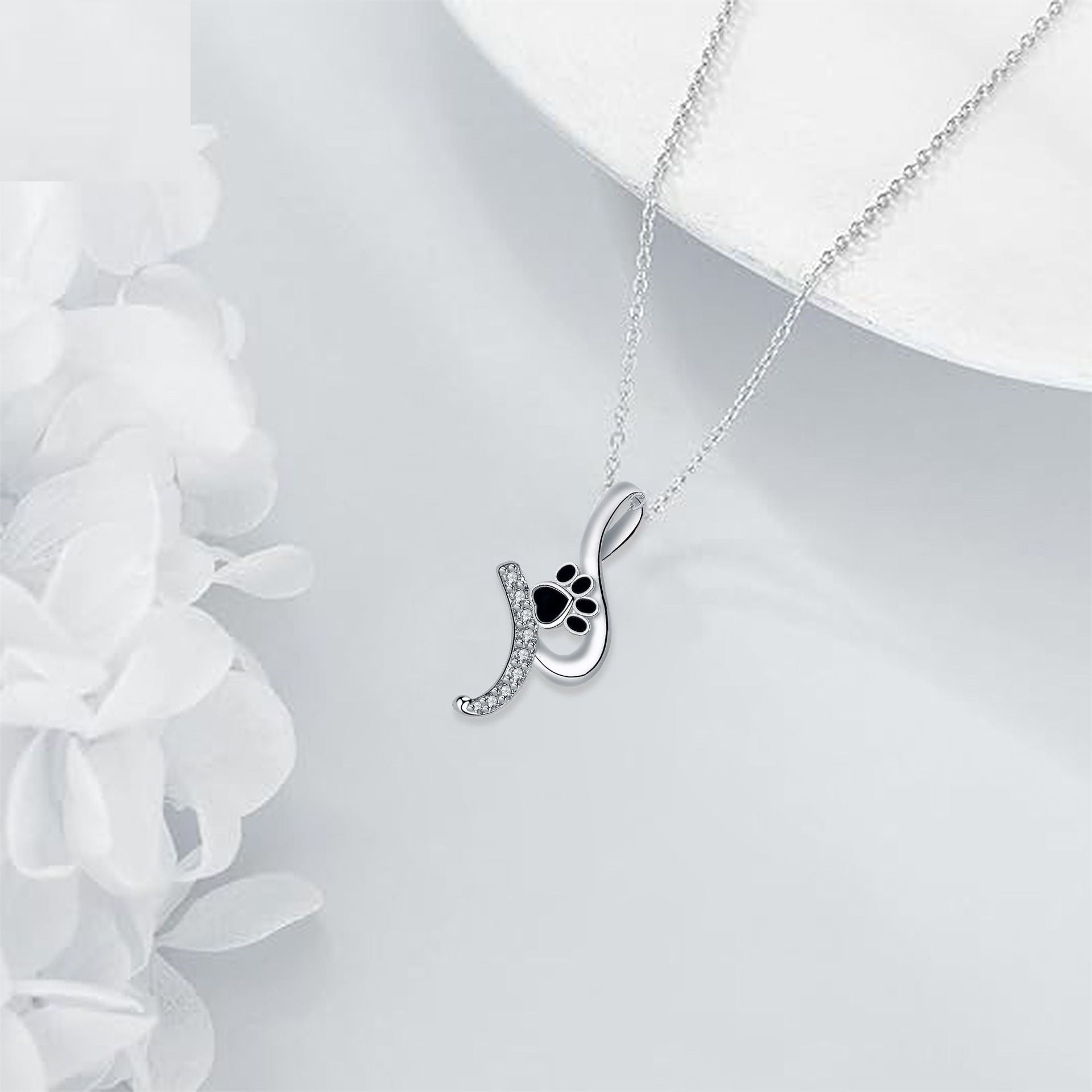 Lila Paw Print Pendant Necklace 2