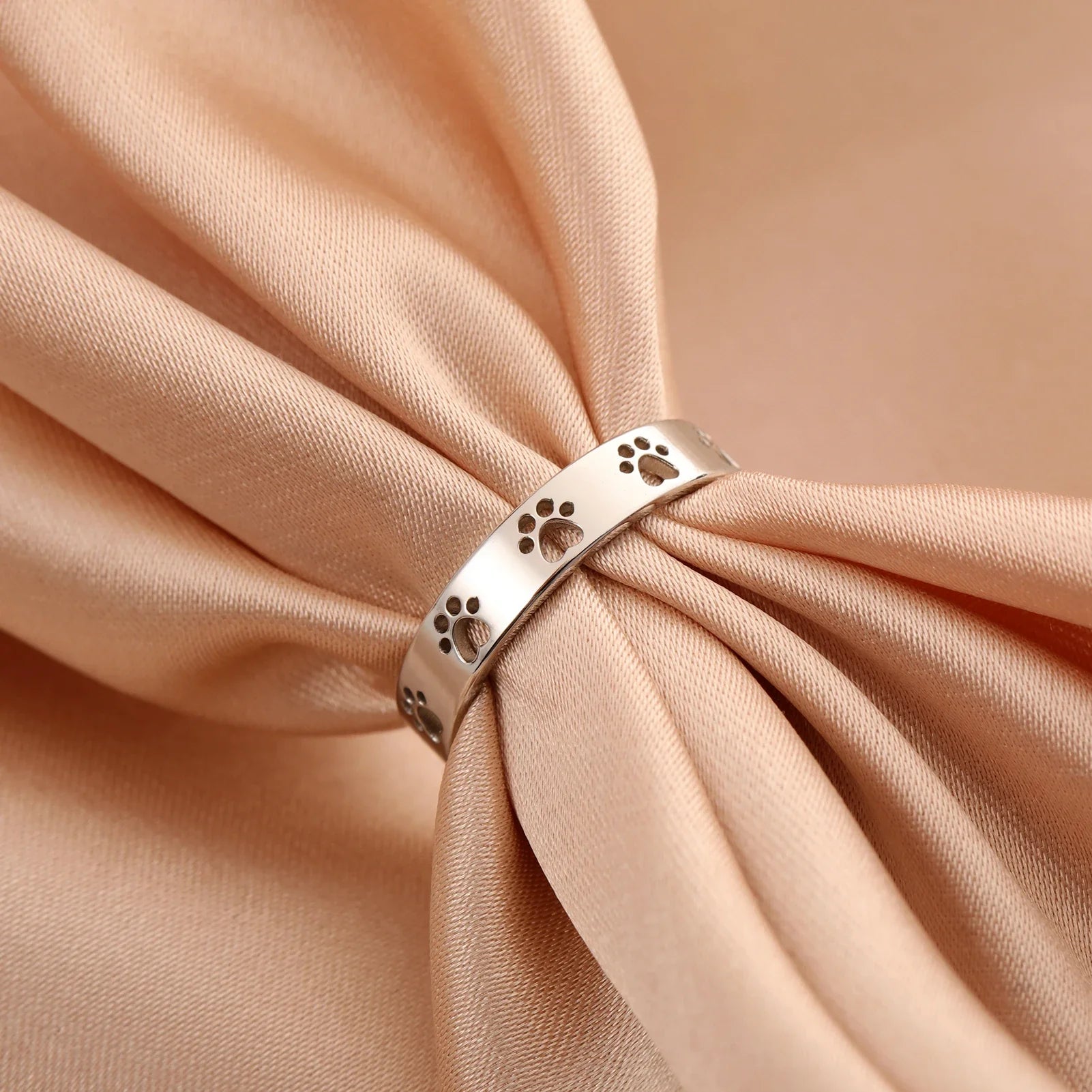 Lila Paw Print Ring 3