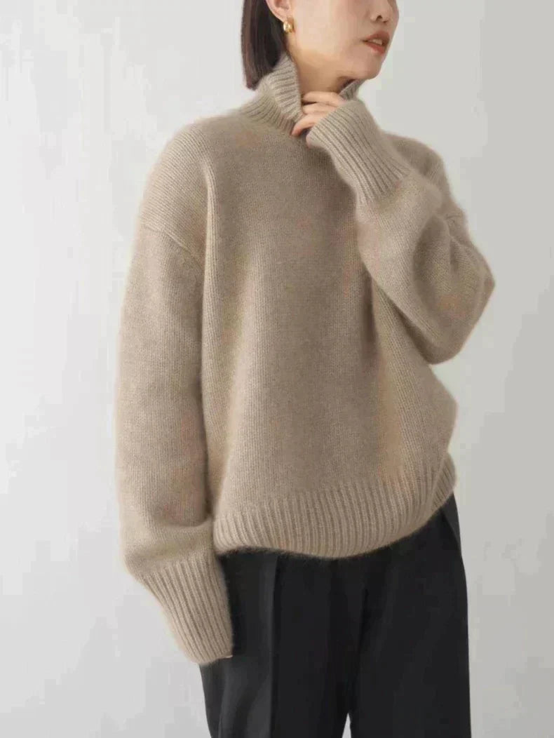 Women's ribbed turtleneck sweater with long sleeves