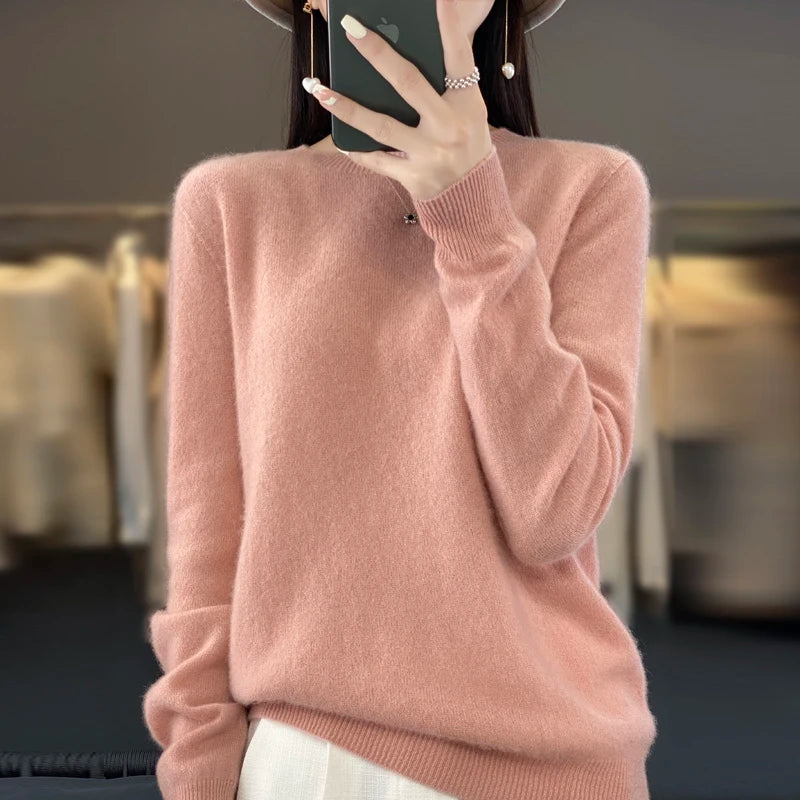 Women's crew neck knitted sweater with long sleeves and ribbed trims
