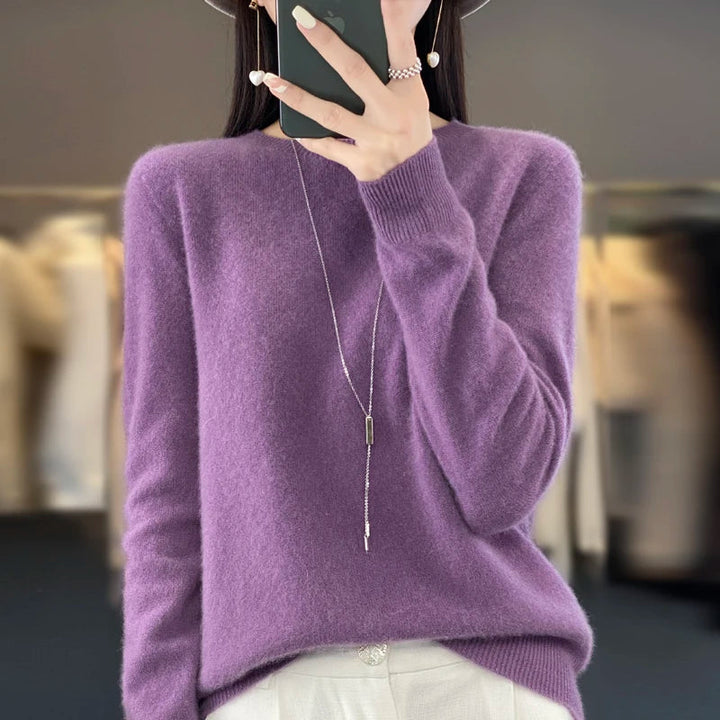 Women's crew neck knitted sweater with long sleeves and ribbed trims