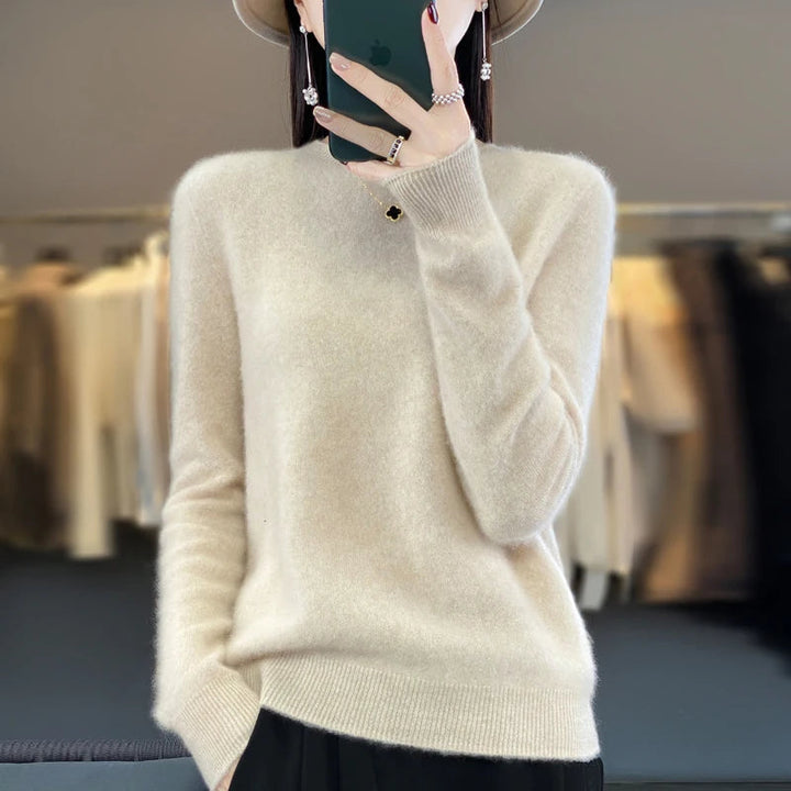Women's crew neck knitted sweater with long sleeves and ribbed trims