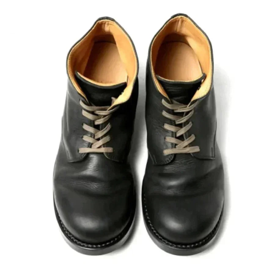 Men's classic lace-up ankle boots with rounded toes and low heels