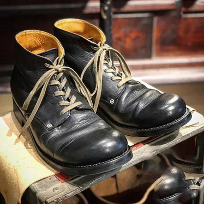 Men's classic lace-up ankle boots with rounded toes and low heels