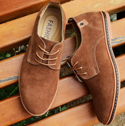 Men's lace-up derby shoes with textured upper, round toe and contrasting sole
